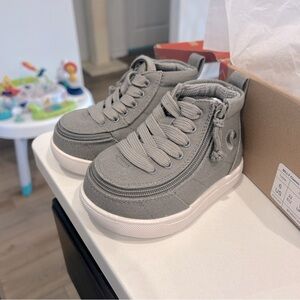 New In Box Dark Grey BILLY Classic D|R High Tops Toddler Size 6 Extra-Wide XW